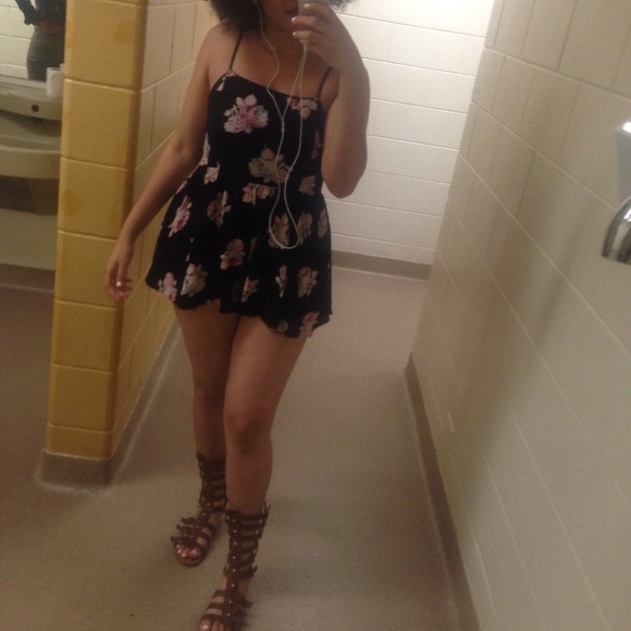 Floral Romper - Picture 1 of 2